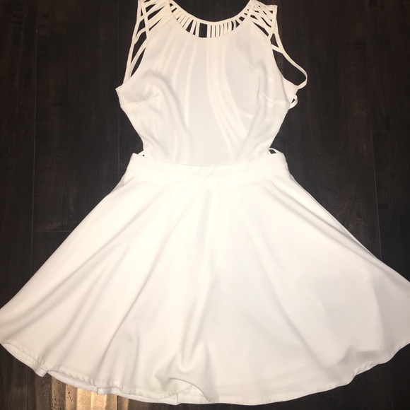 Dresses & Skirts - Mini Dress